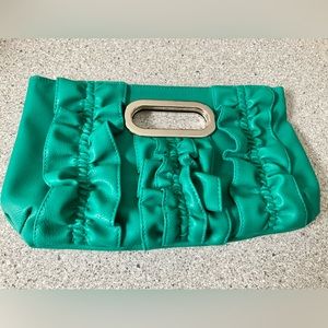 Kelly Green faux-Leather Ruffled hand bag with silver accents. Inside zipper.